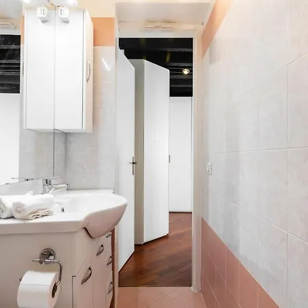Apartment Luvi - Garibaldi Milan